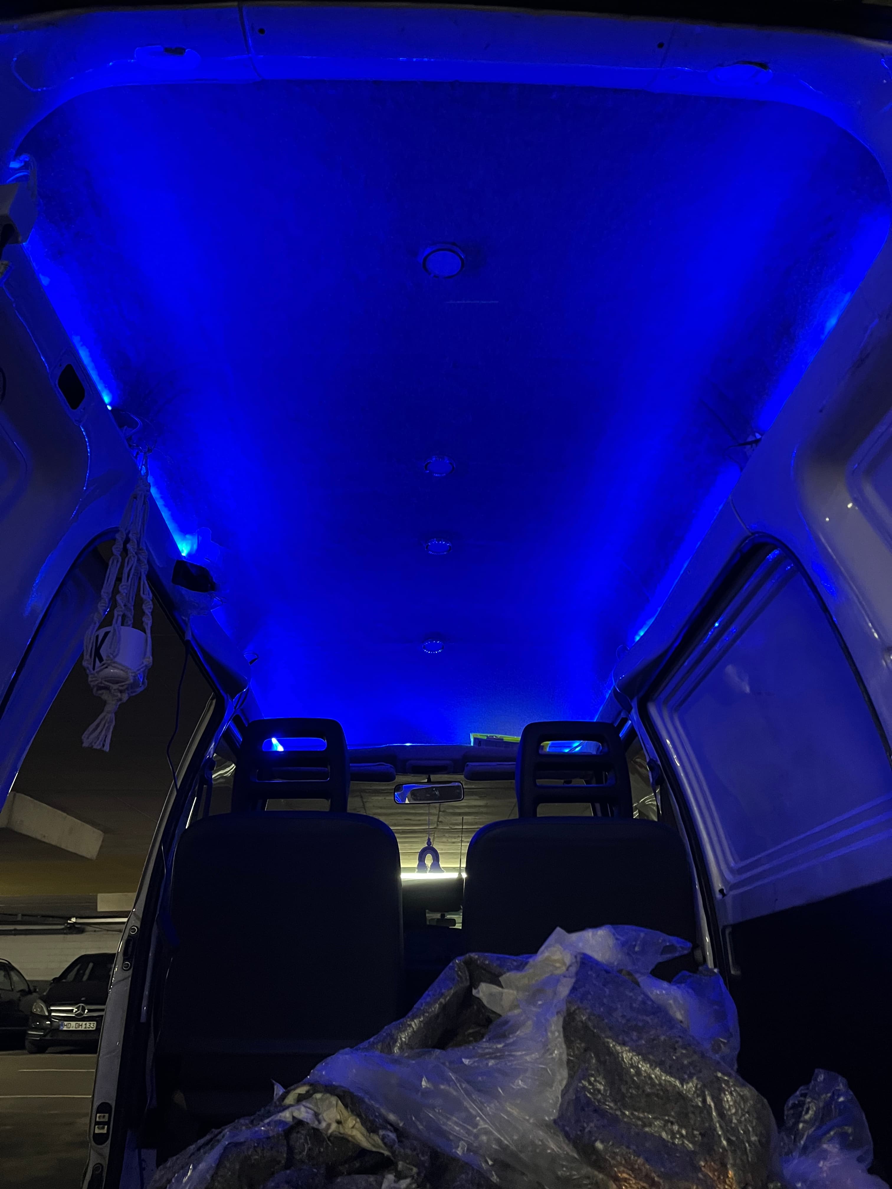 Erikas Innenraum mit stimmungsvoller LED-Beleuchtung